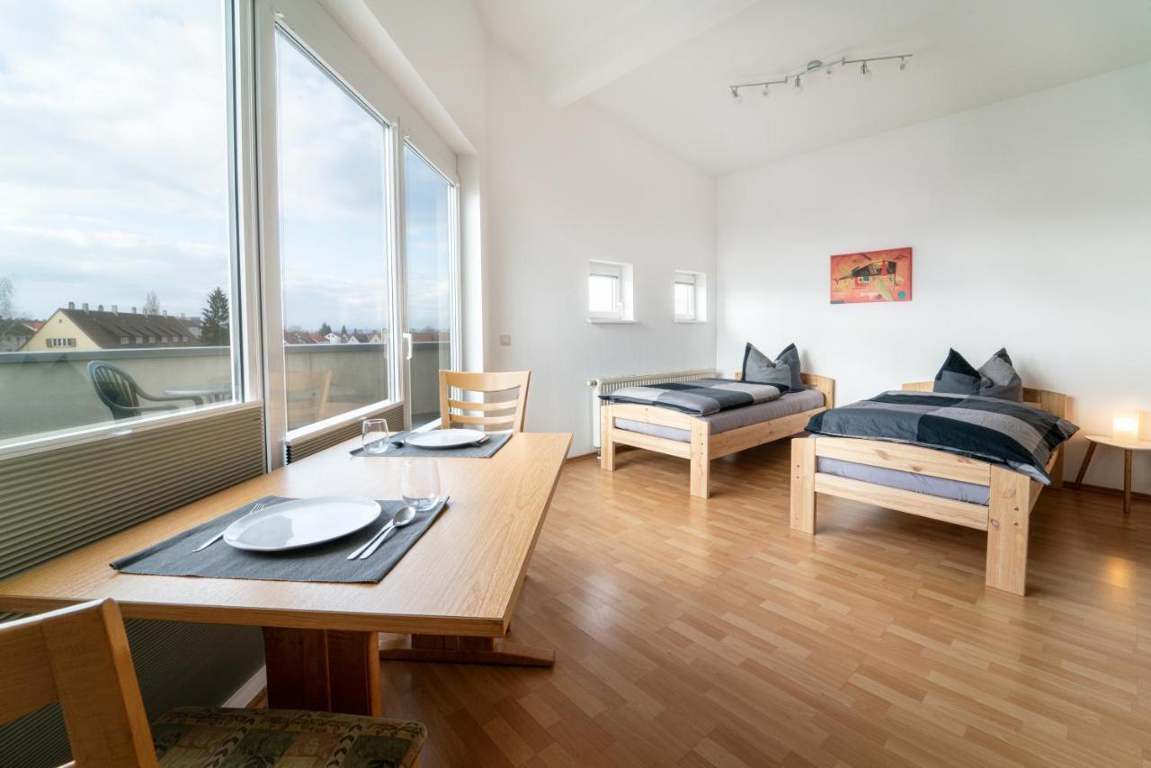 Apartment mit Balkon