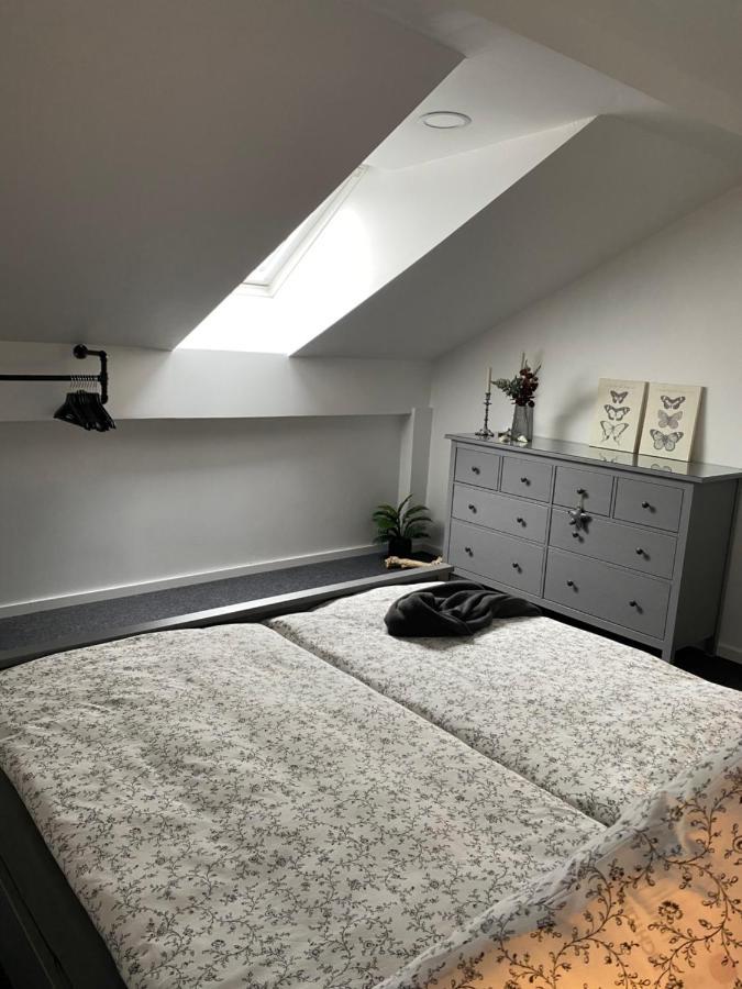 Apartment mit Balkon