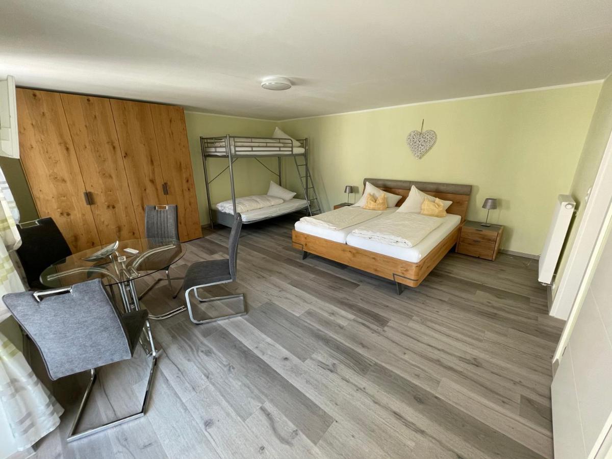 Doppelzimmer mit Balkon