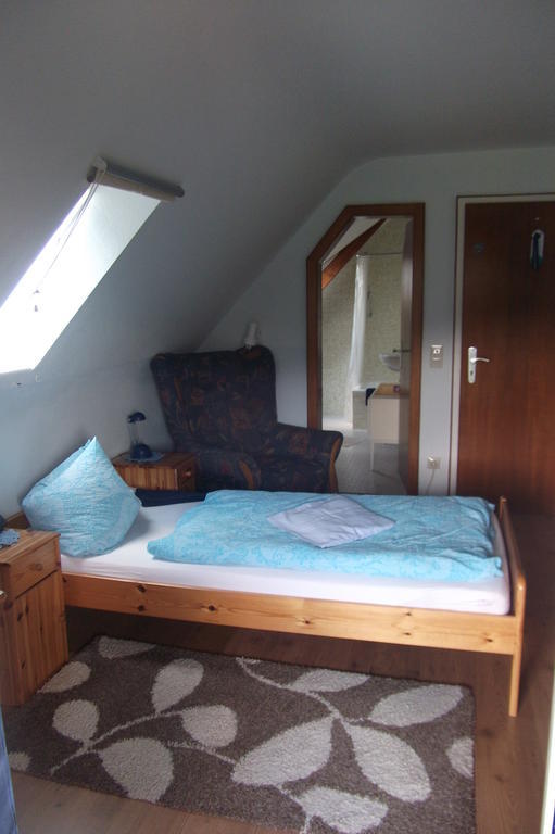 Einzelzimmer mit Balkon