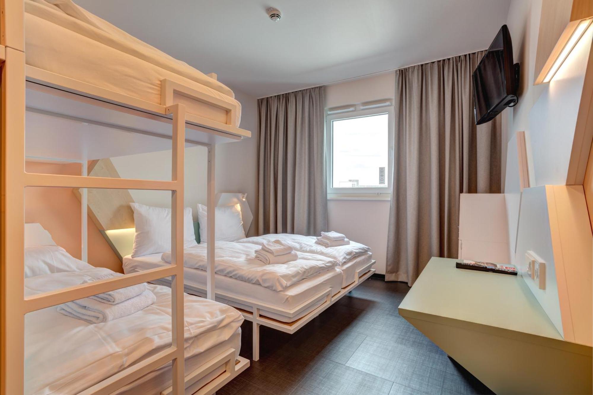 Quadruple Room,906103030:JPEG