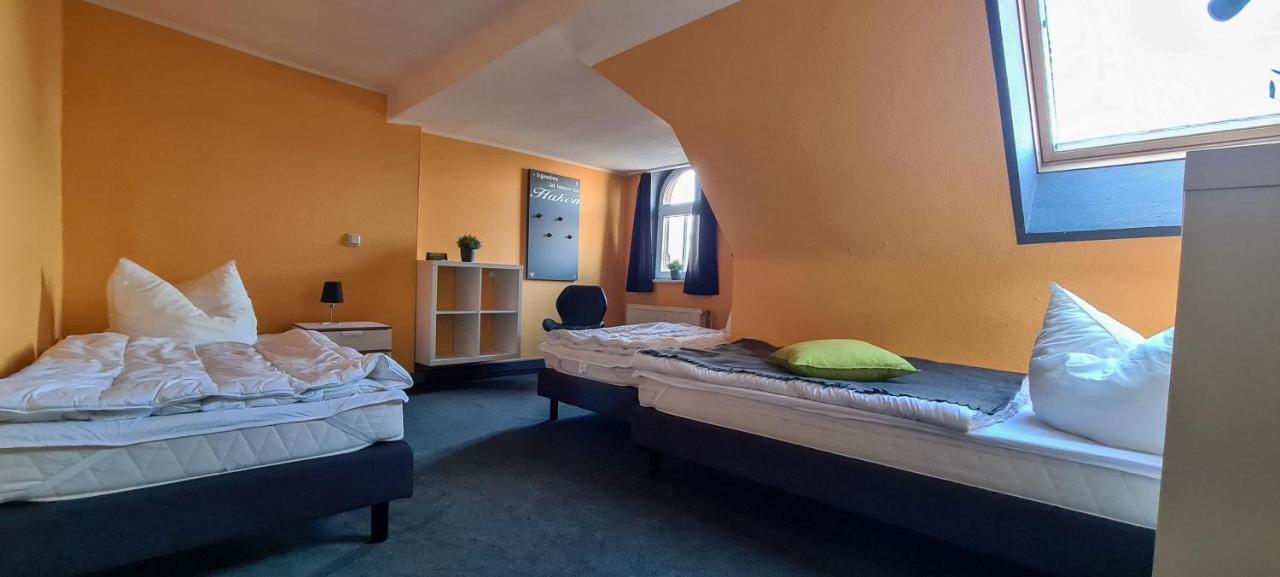 Dreibettzimmer mit eigenem Bad