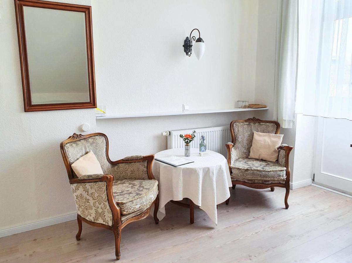 Doppelzimmer mit Balkon