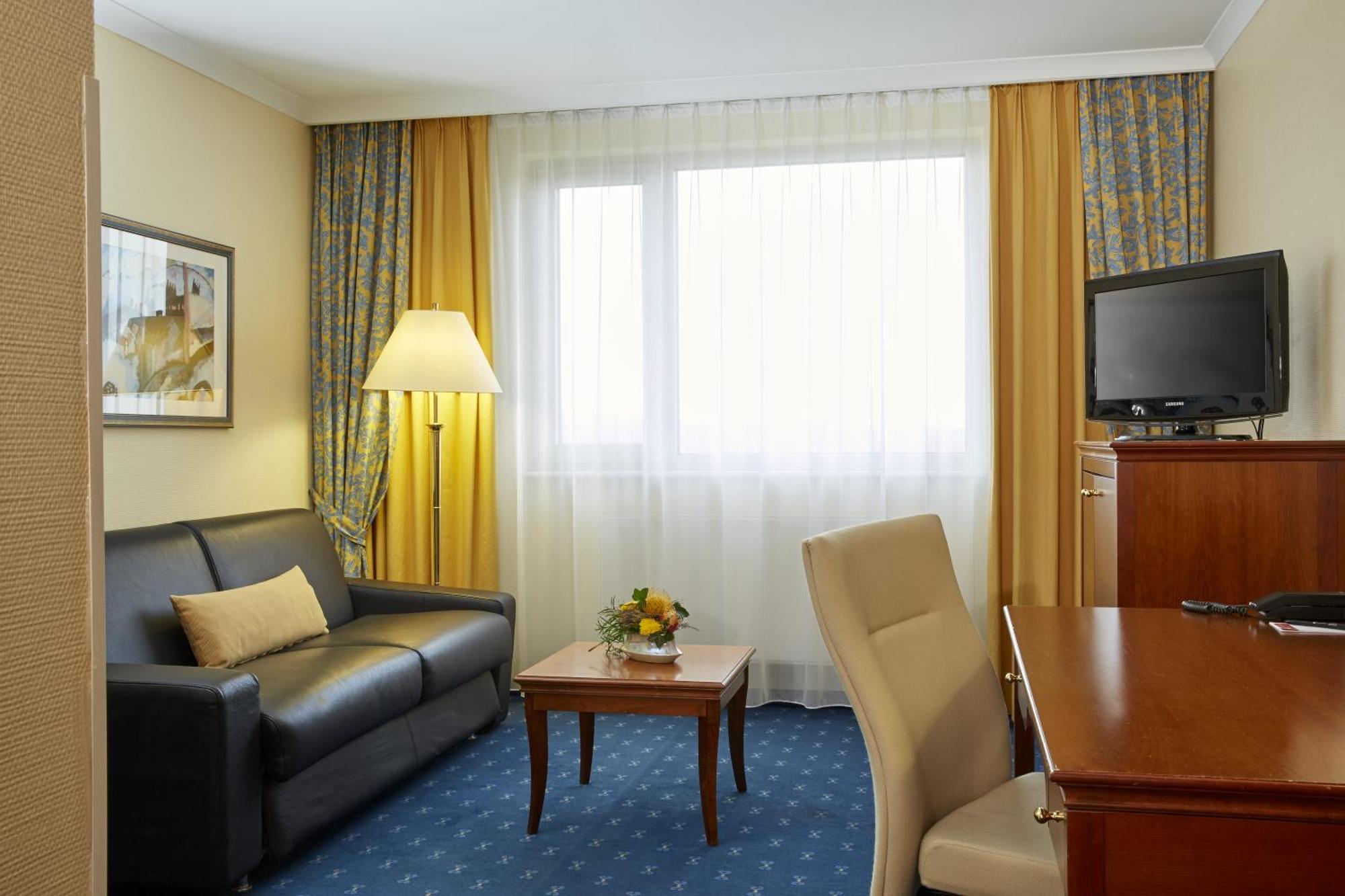 Deluxe Suite
