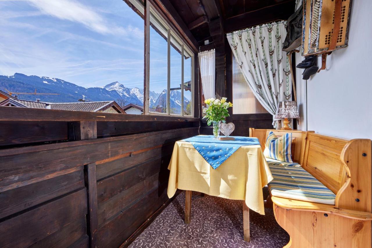 Single Room with Shared Shower and Toilet