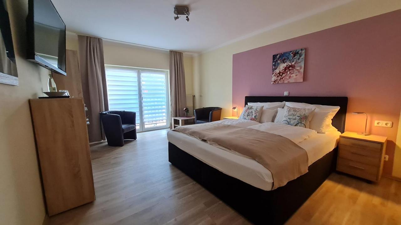 Deluxe Doppelzimmer (2 Erwachsene & 1 Kind)