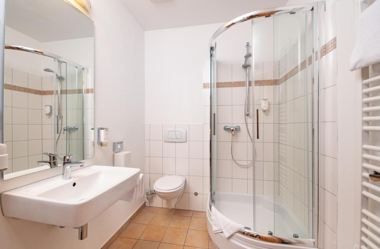 Familiensuite mit Balkon