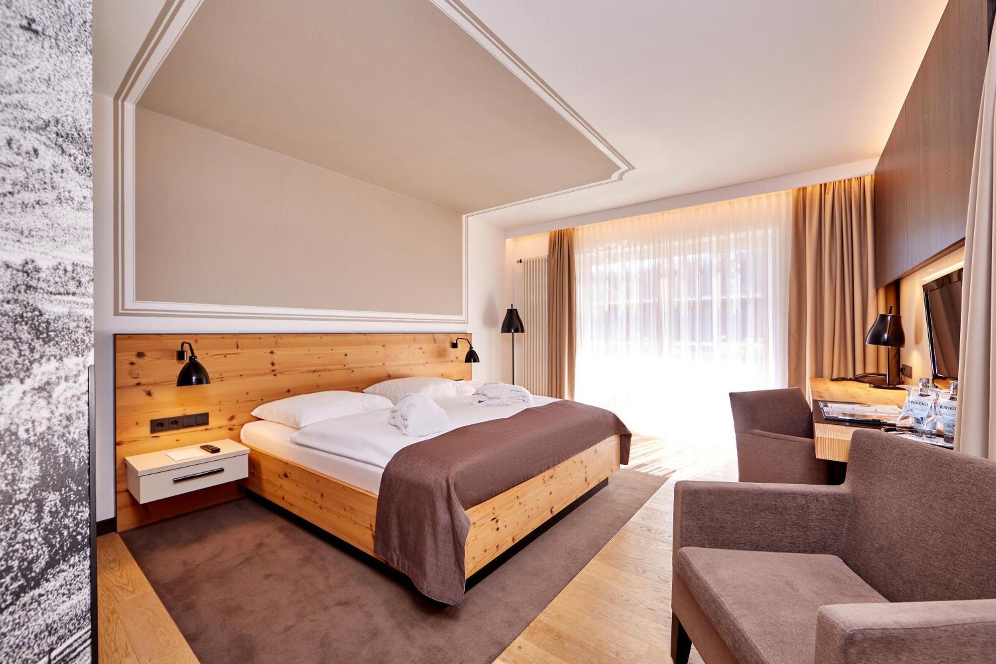Superior Double Room with Lake View
