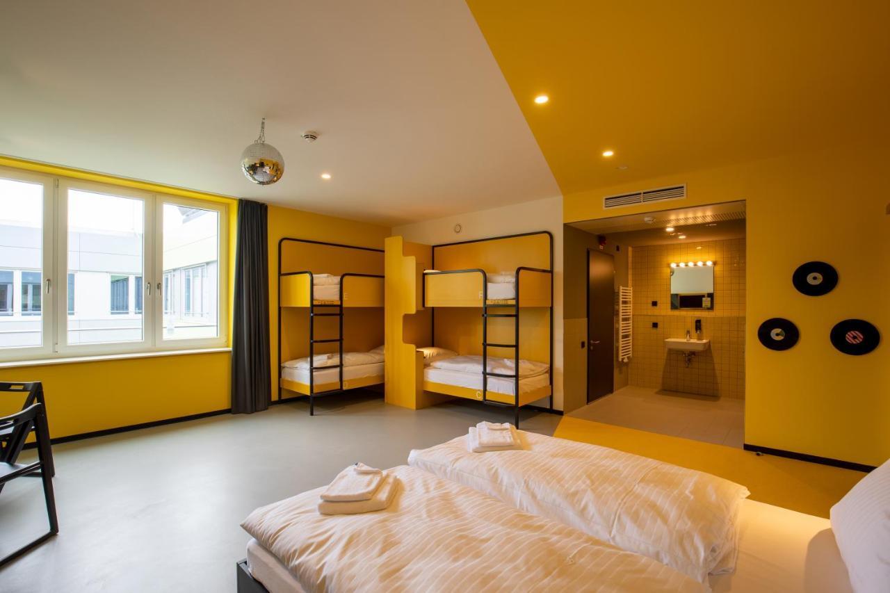 Cama em Dormitório Misto com 6 Camas