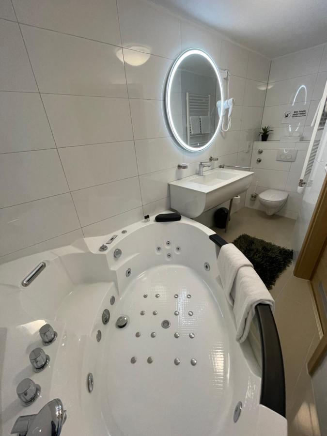 Standard Double Suite