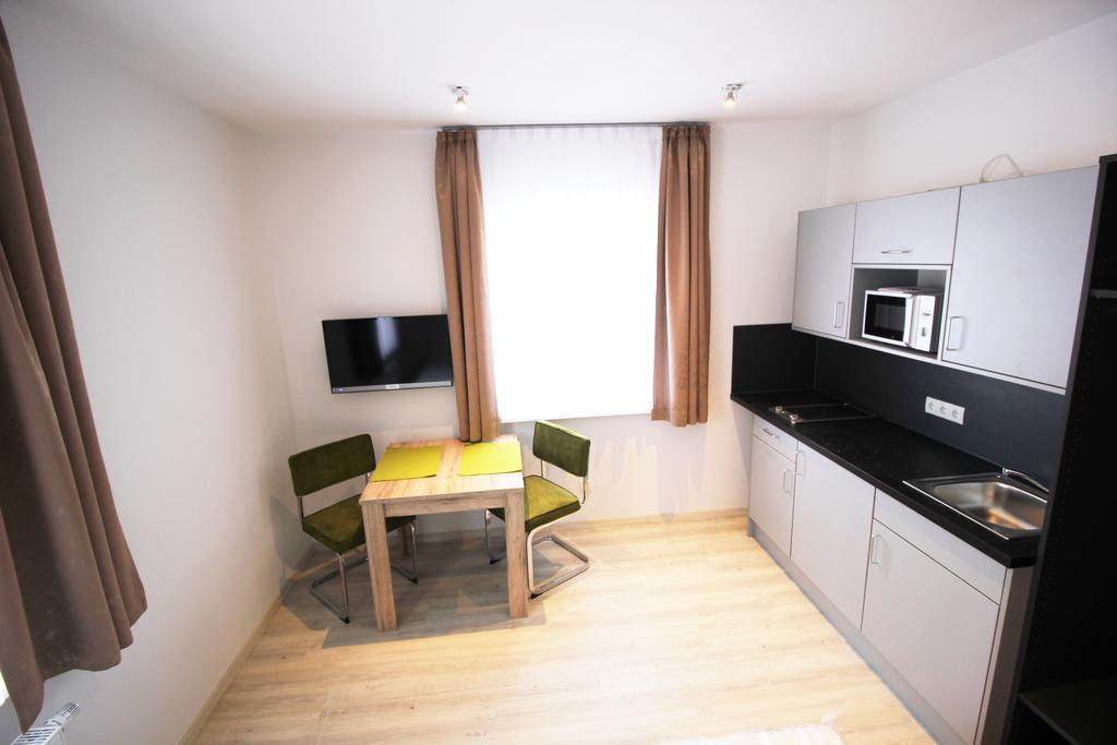 Doppel- oder Zweibettzimmer