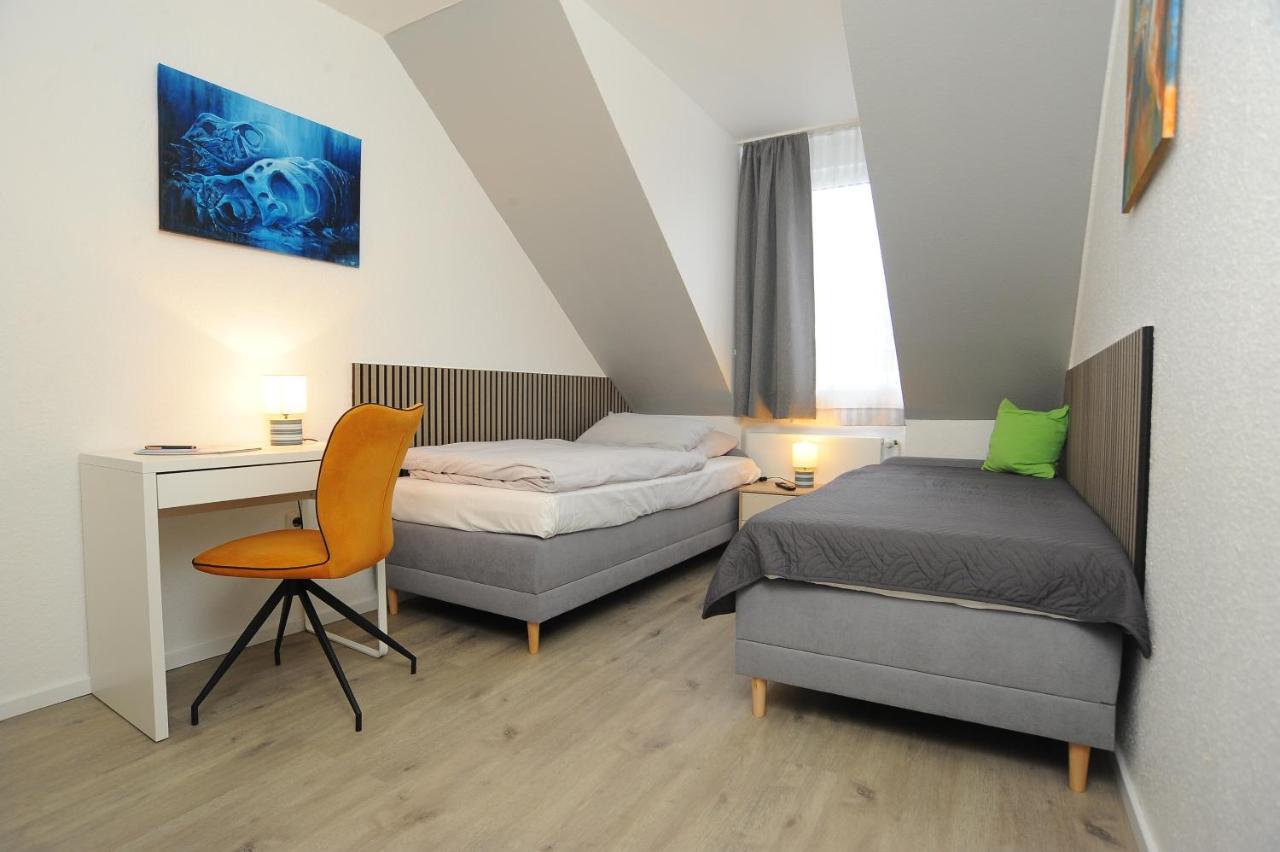 Doppel-/Zweibettzimmer mit Dusche