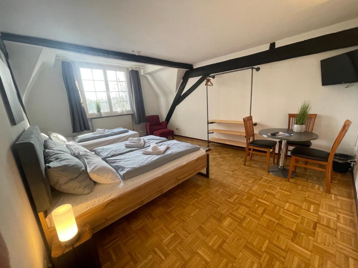 Dreibettzimmer mit eigenem Bad