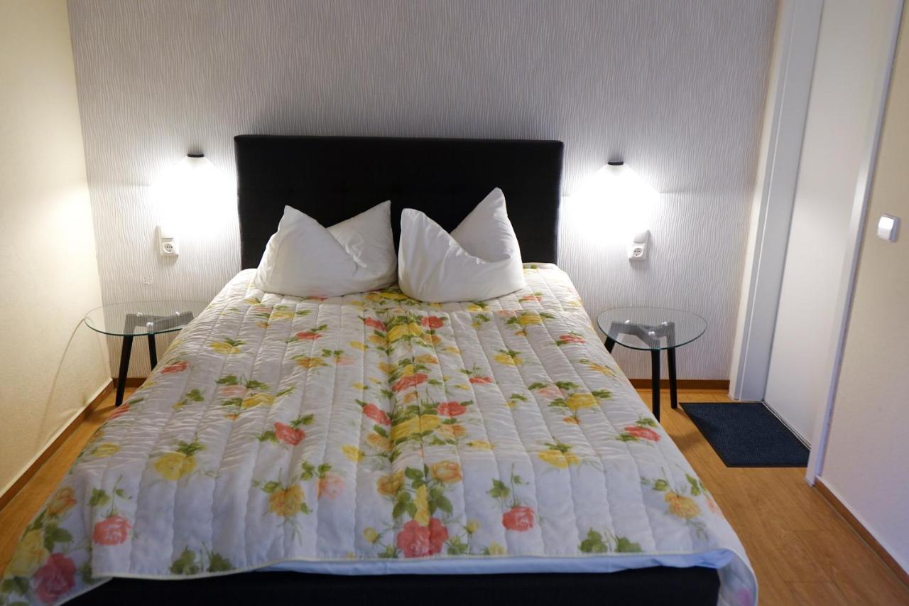 Queen Room,1397493218:JPEG