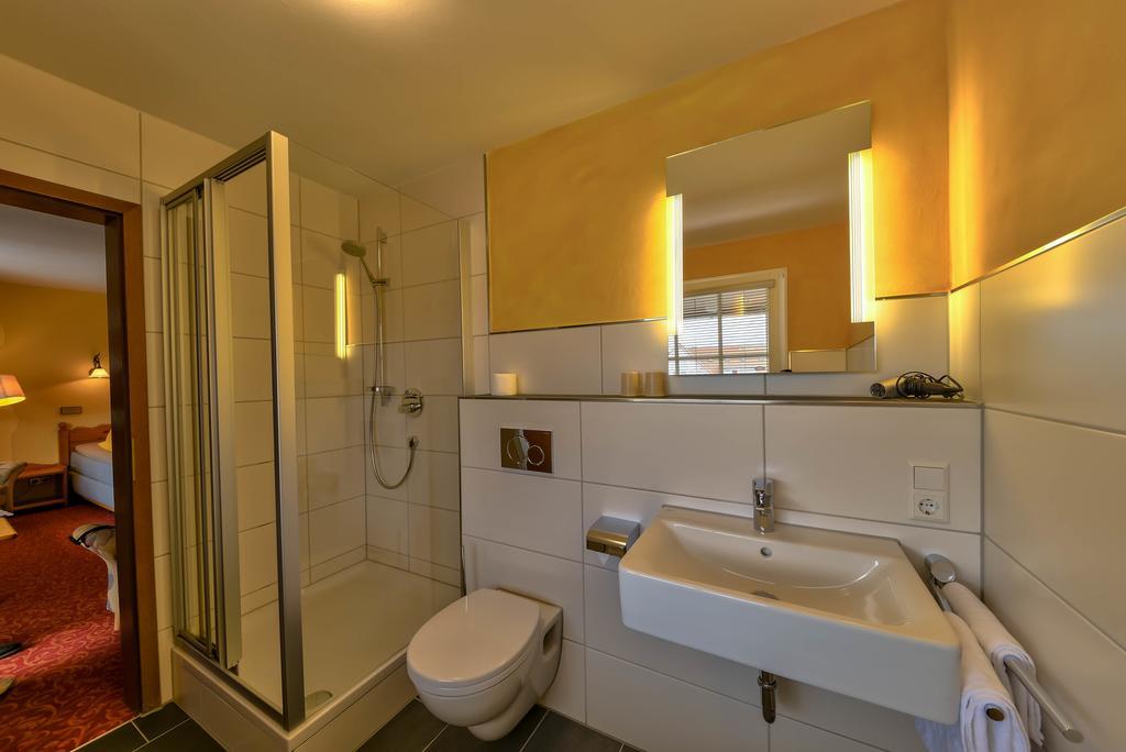 Doppelzimmer mit Balkon