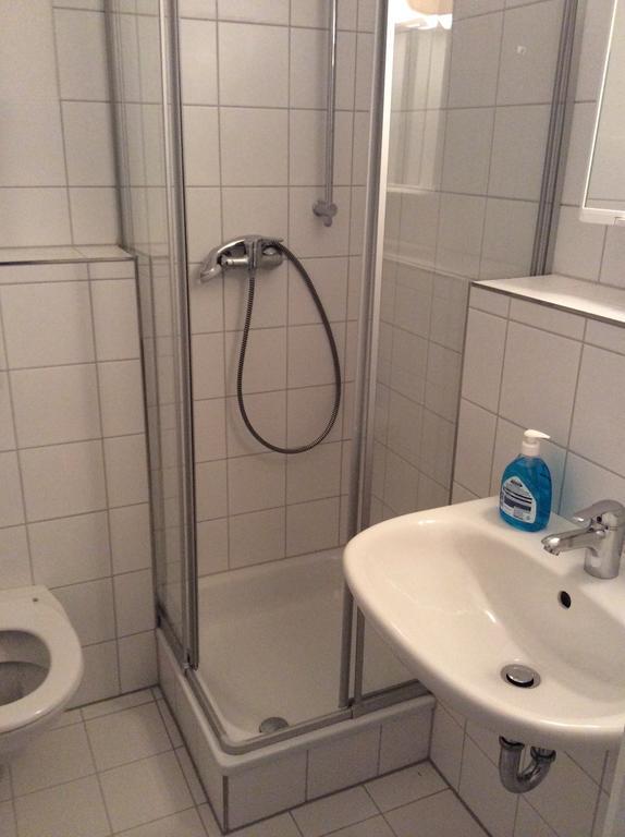 Einzelzimmer mit Dusche