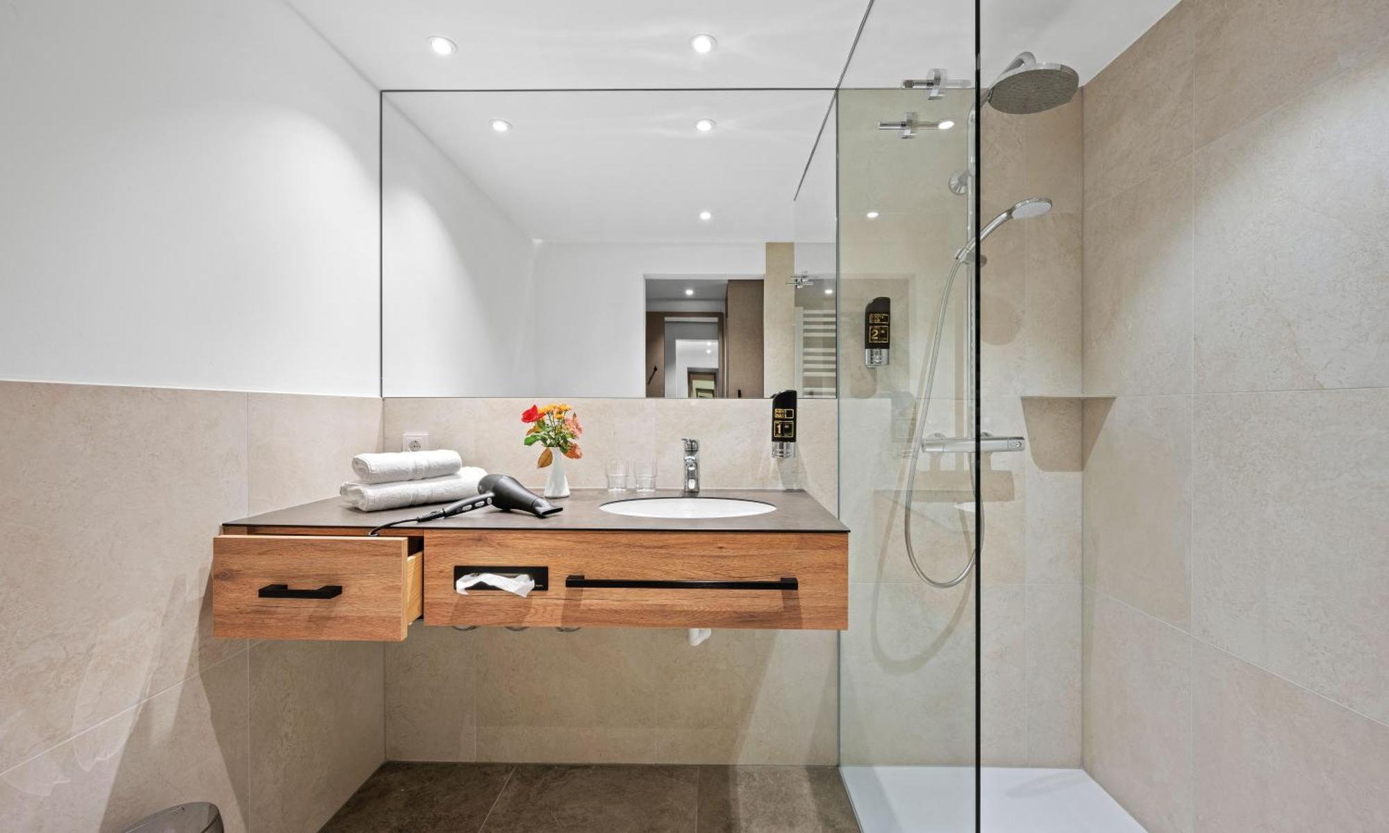 Large Double Room