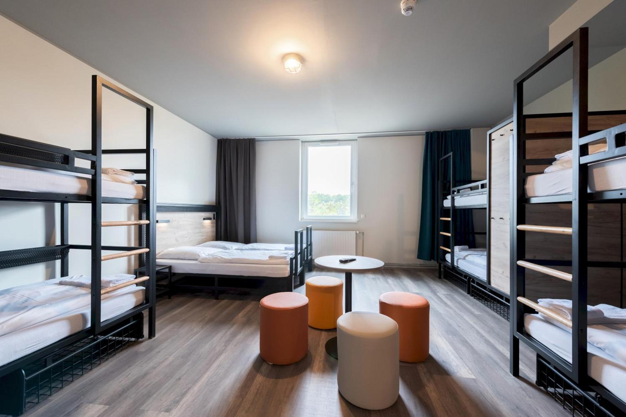 Bed 8-Bed Dormitory Room