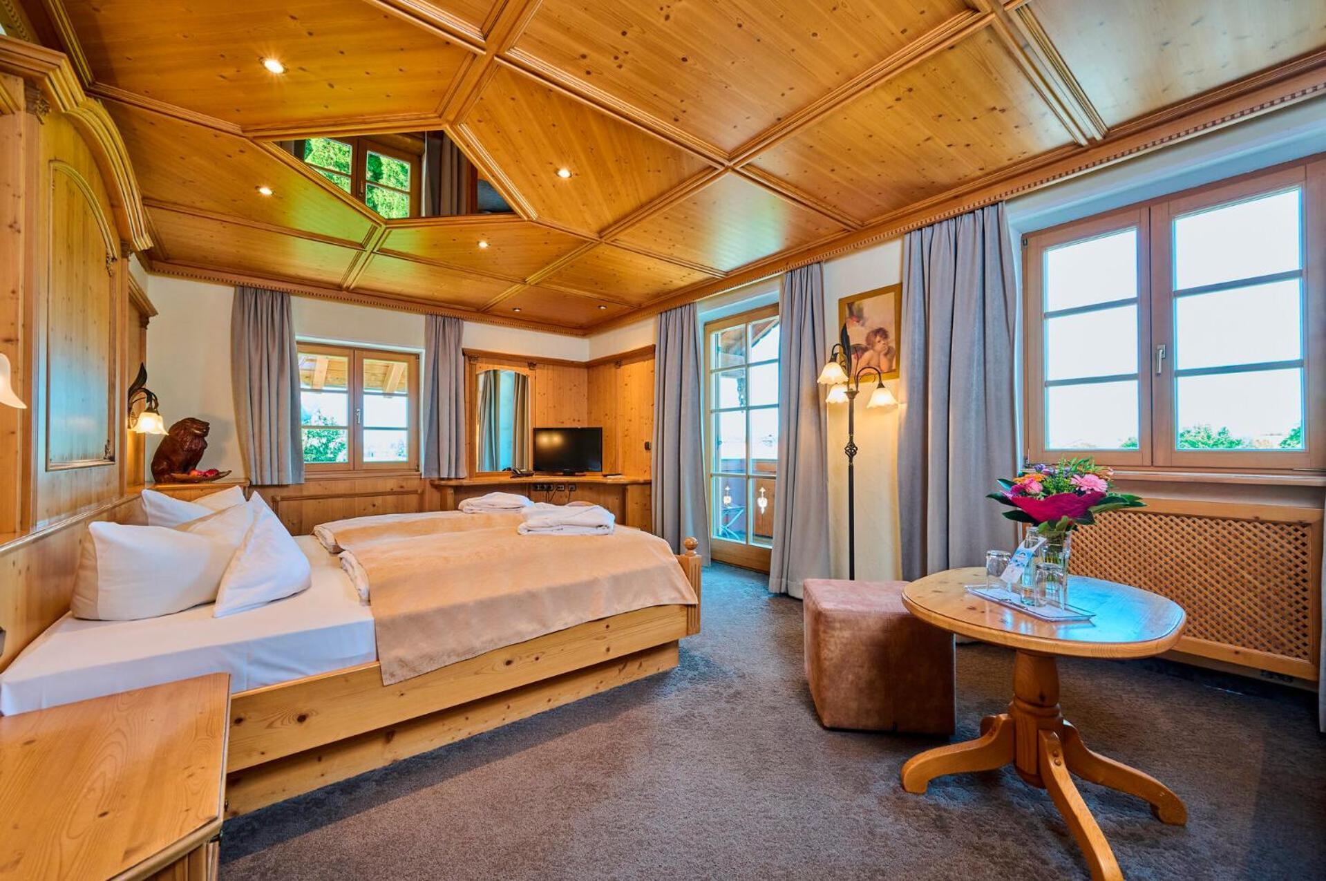 Junior Suite (no pets allowed)