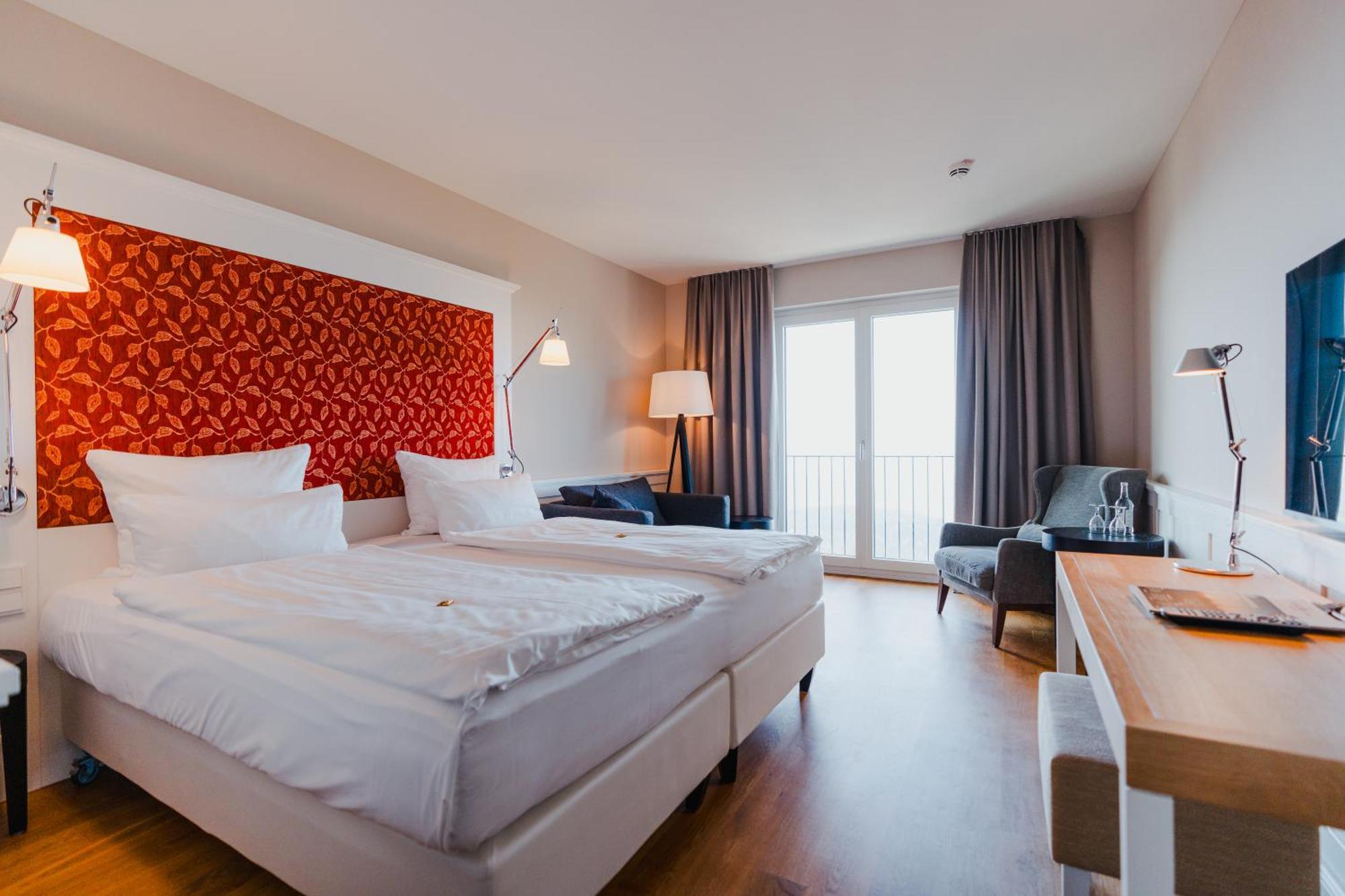 Deluxe Double or Twin Room City View