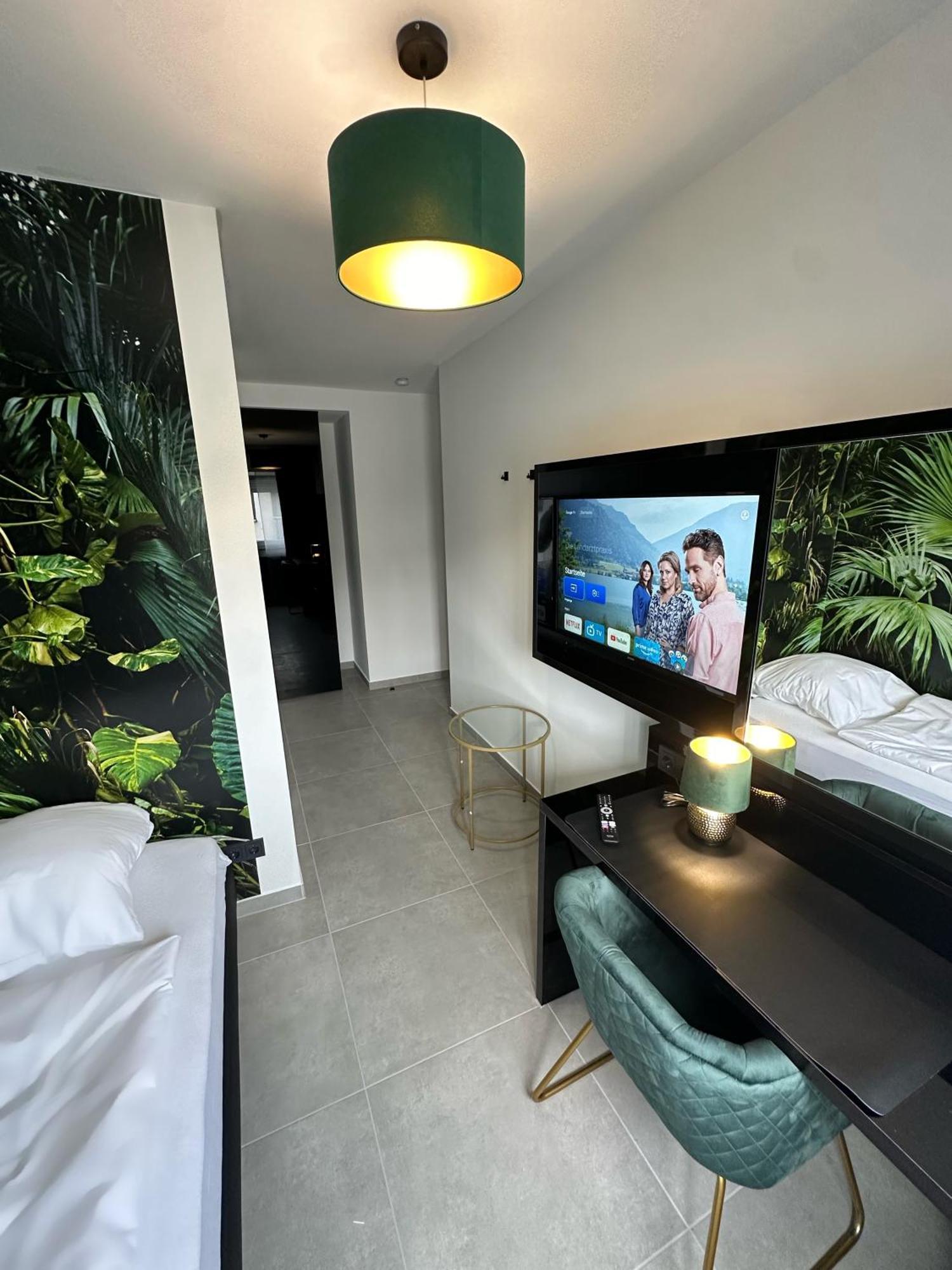 Single Room Shared Shower Toilet