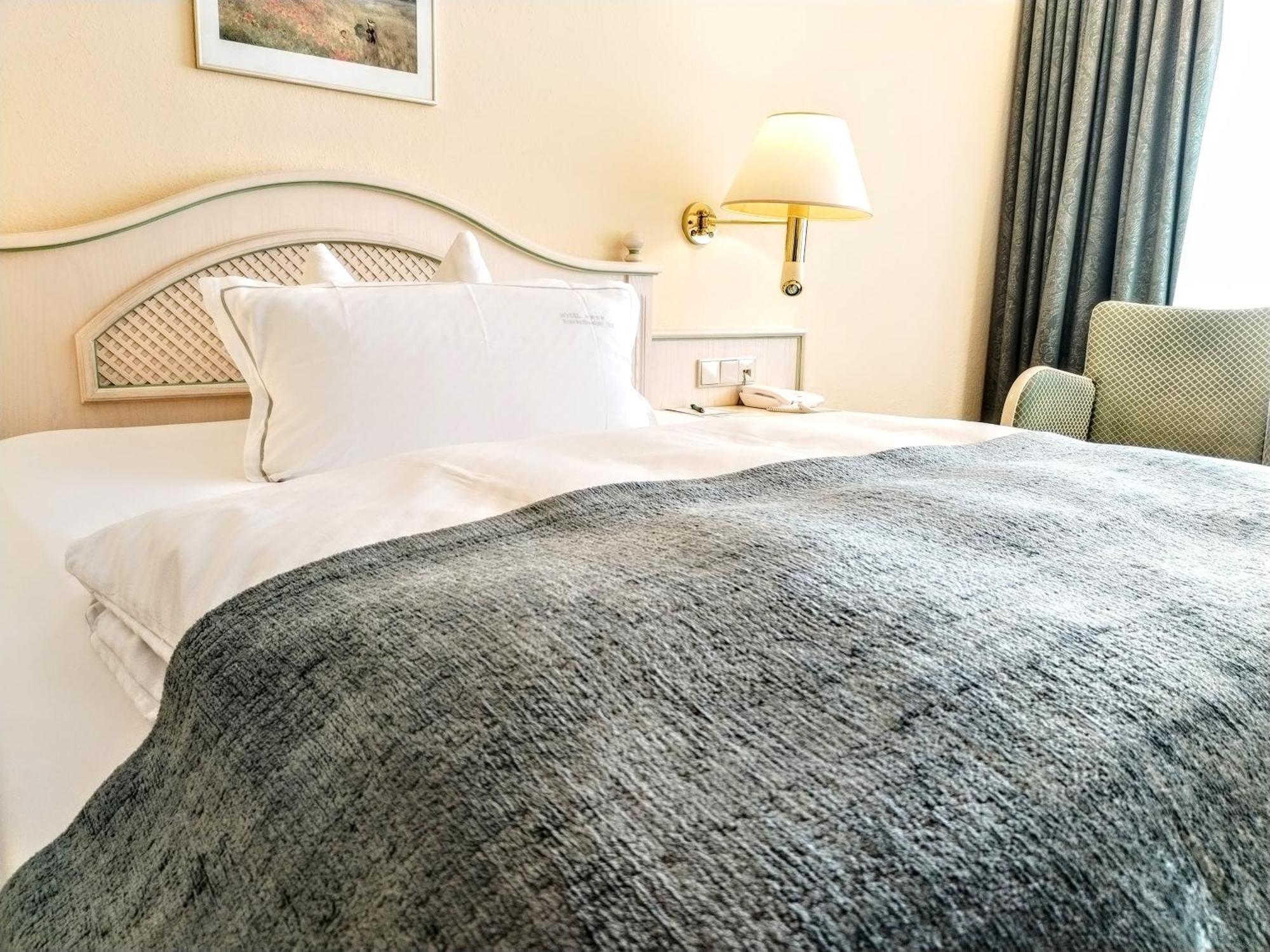 Deluxe Single Room,1607658717:JPEG