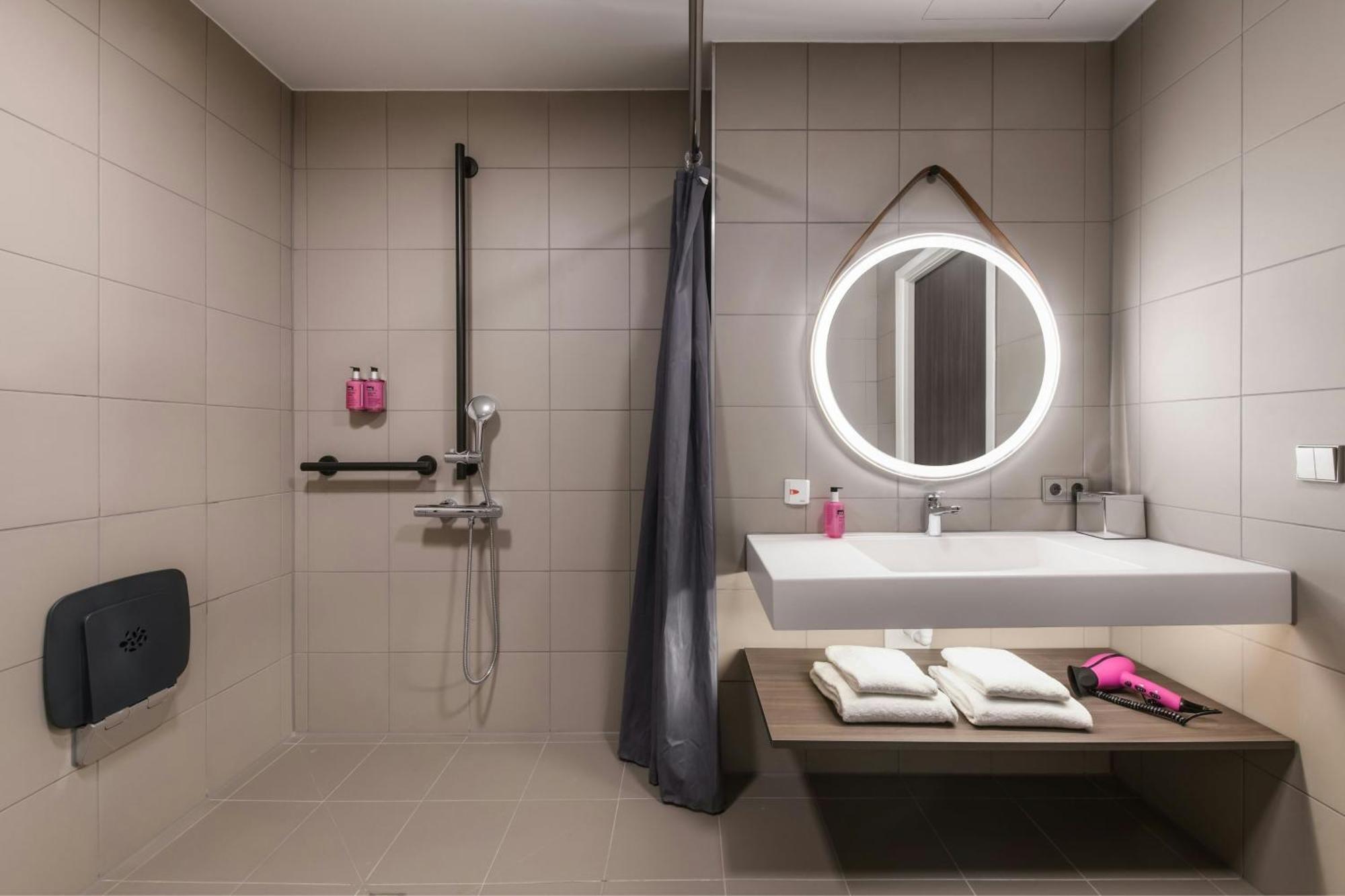 Moxy Sleeper Twin Room