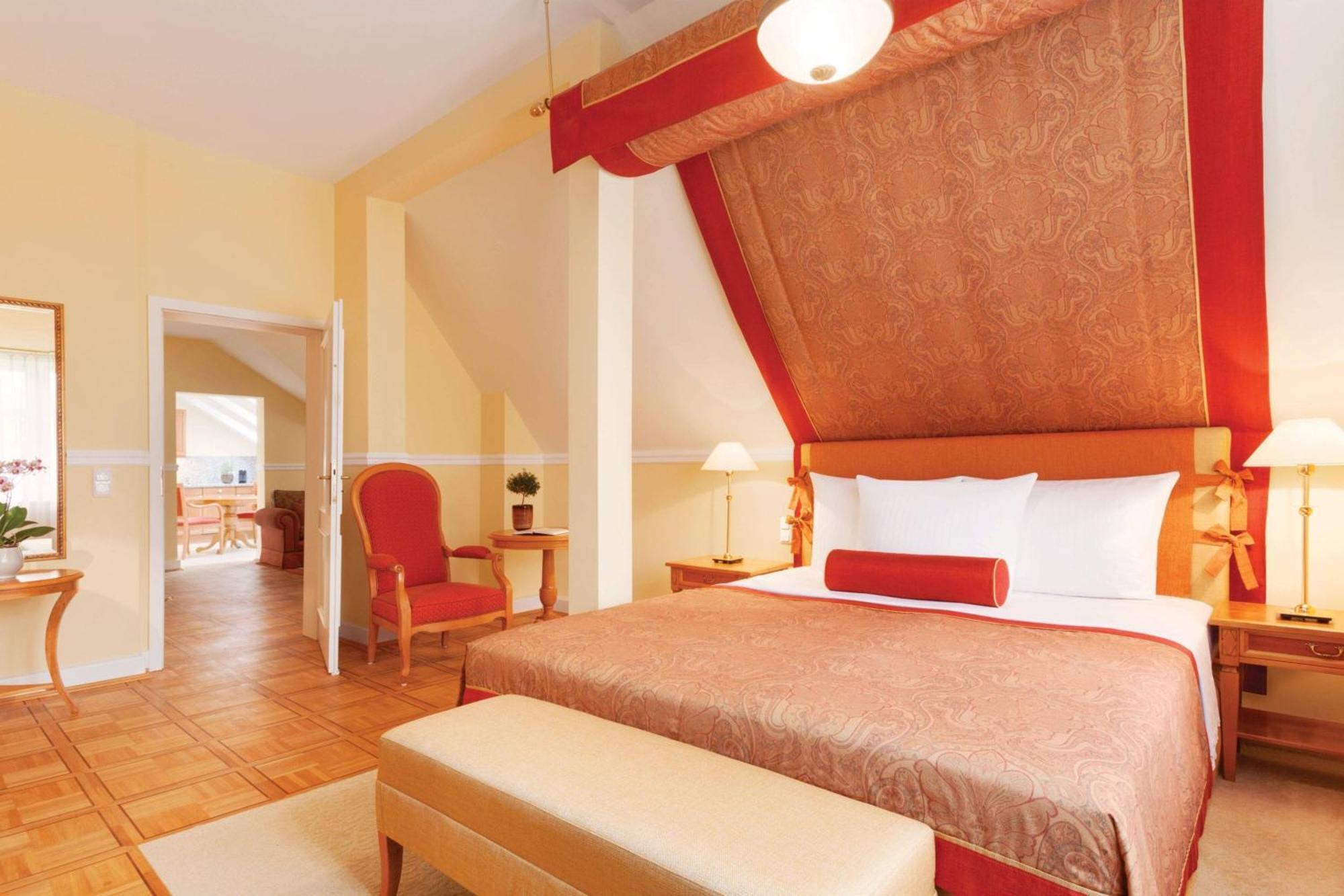 Classic Suite 1 Bedroom Suite 1 King