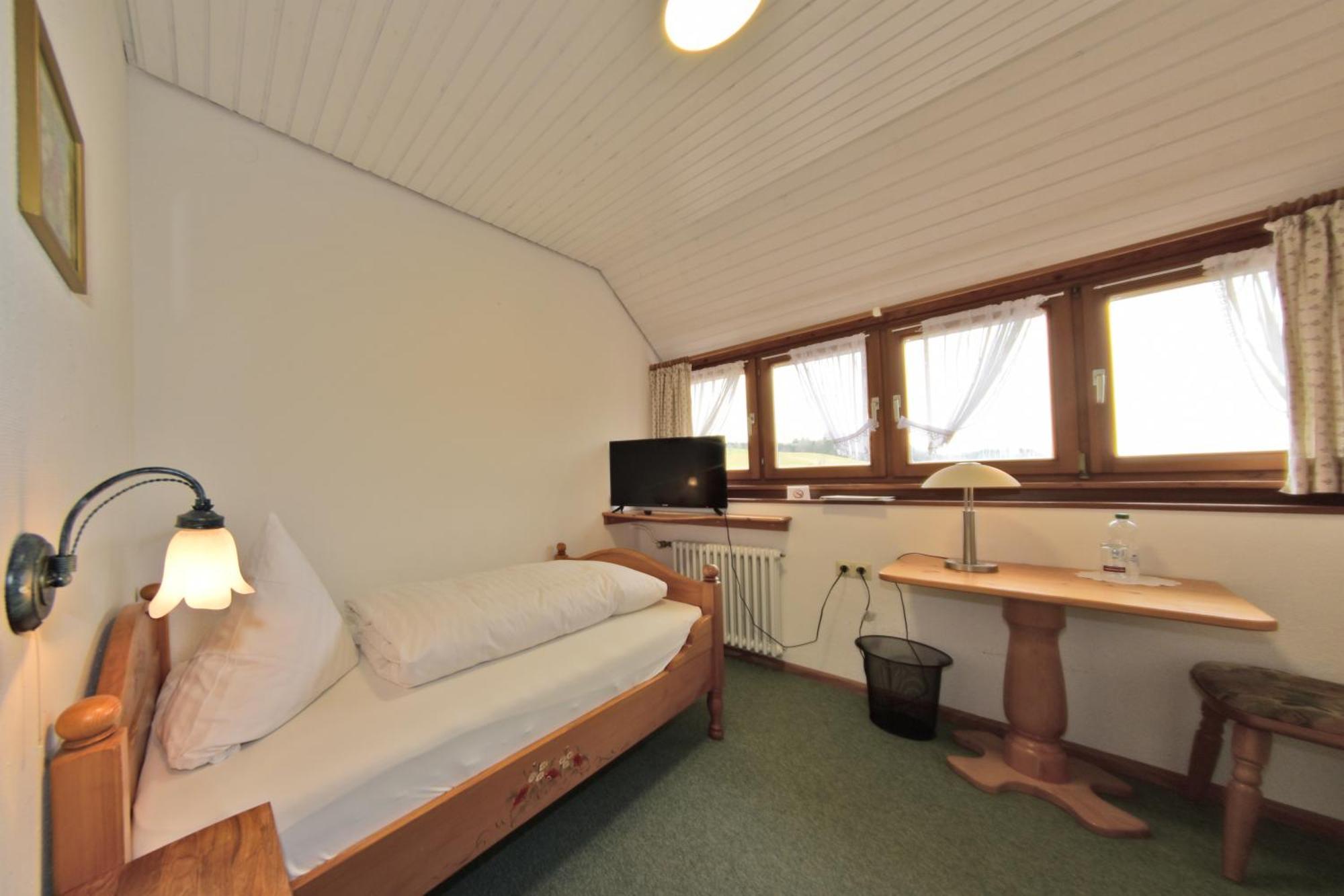 Single Room,1646886840:JPEG