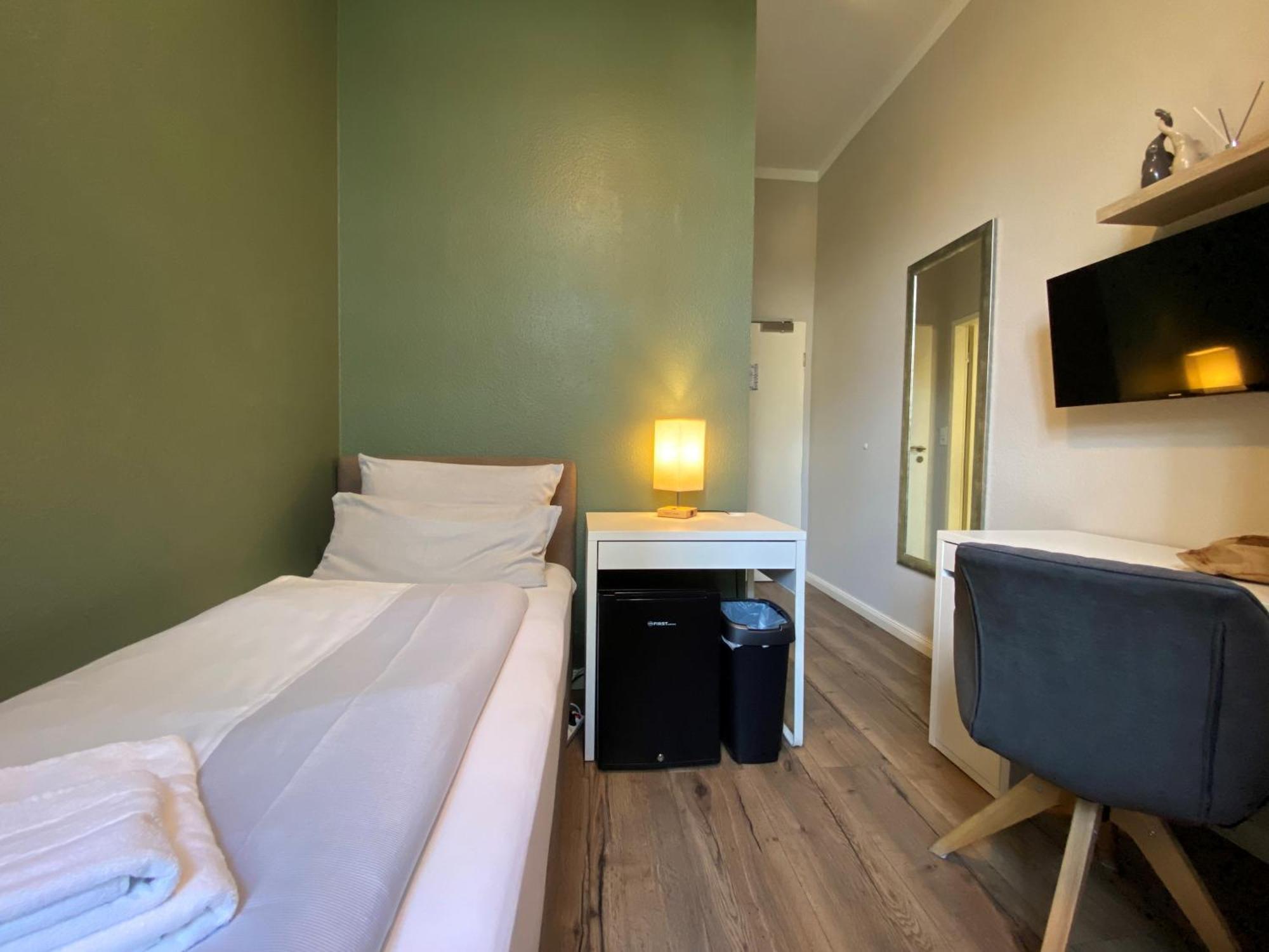 Single Room,1655310605:JPEG