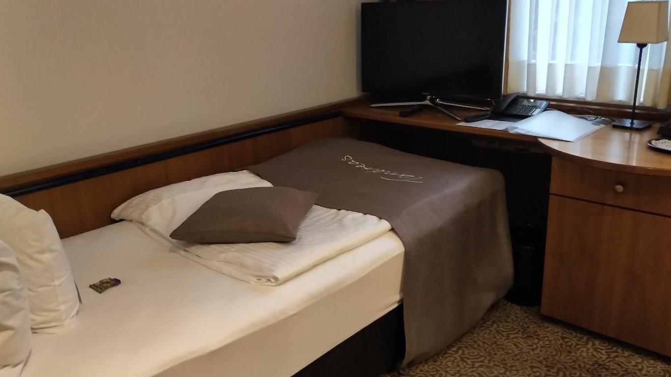 Economy Single Room