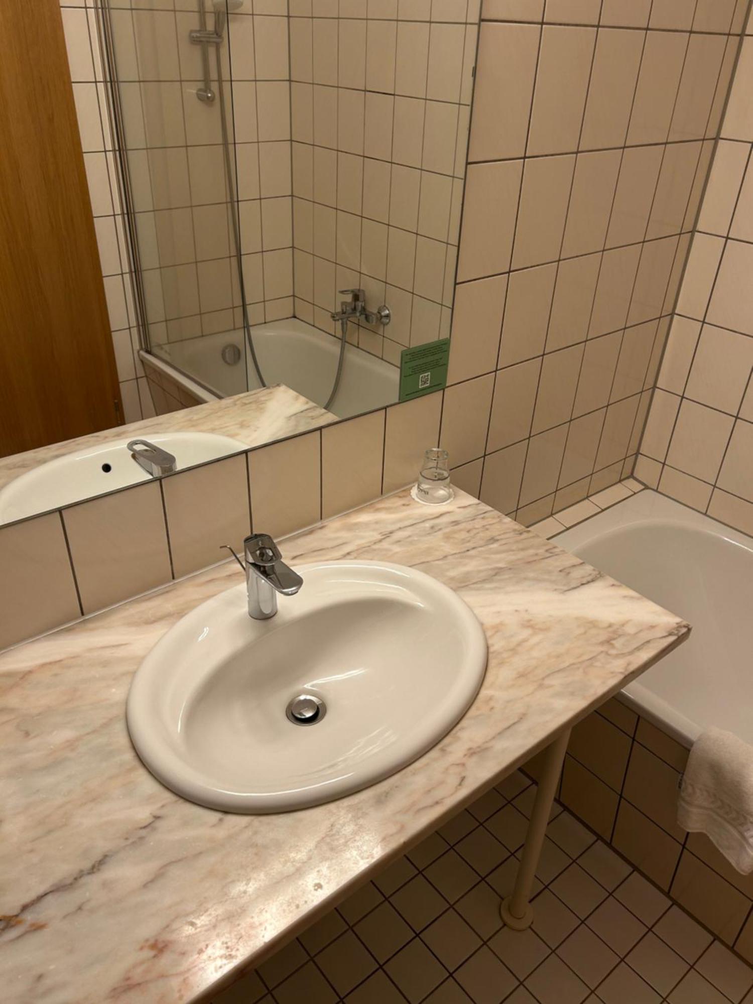 Single Room,1669815277:JPEG