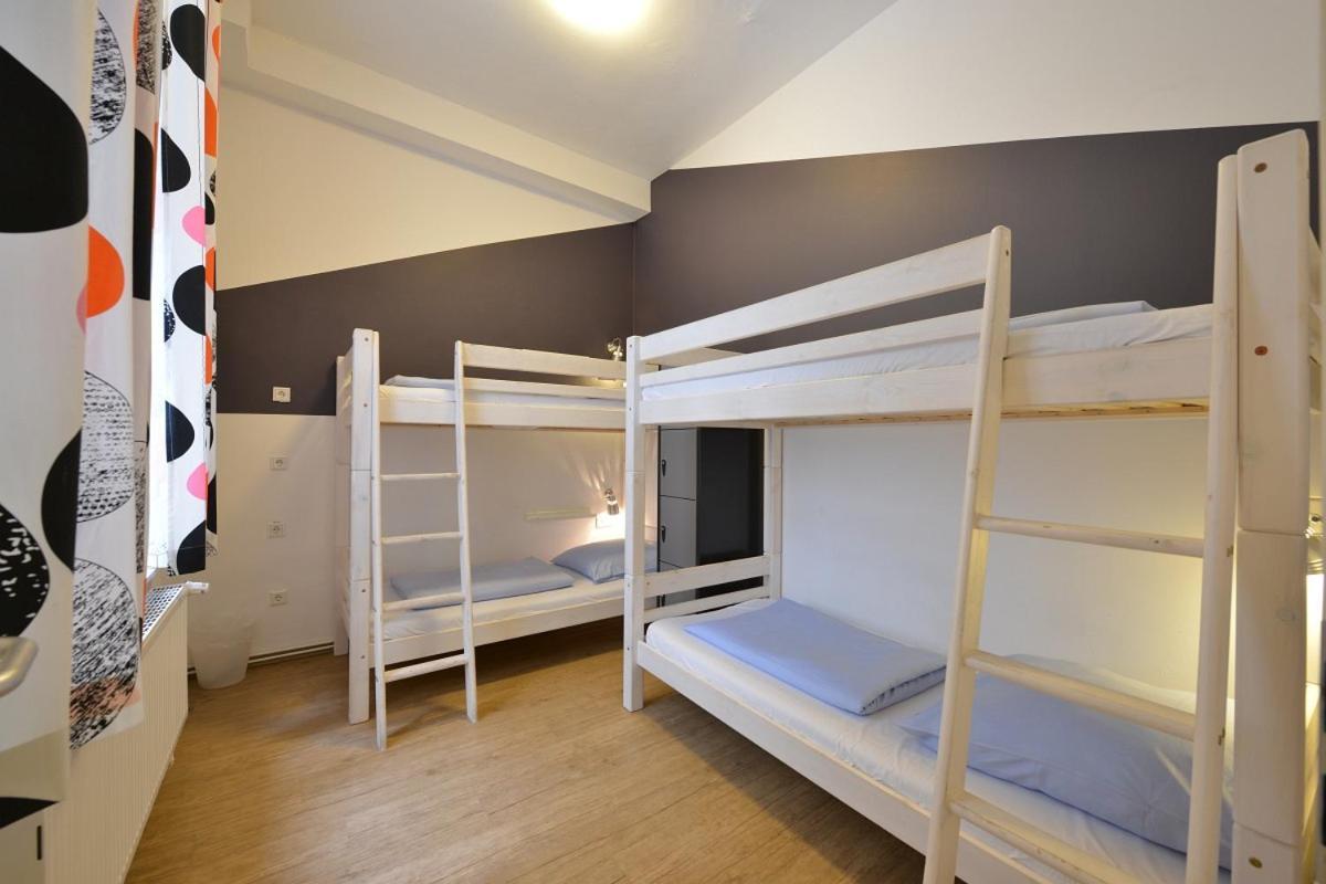 Bed 4-Bed Mixed Dormitory Room 2 bunk beds