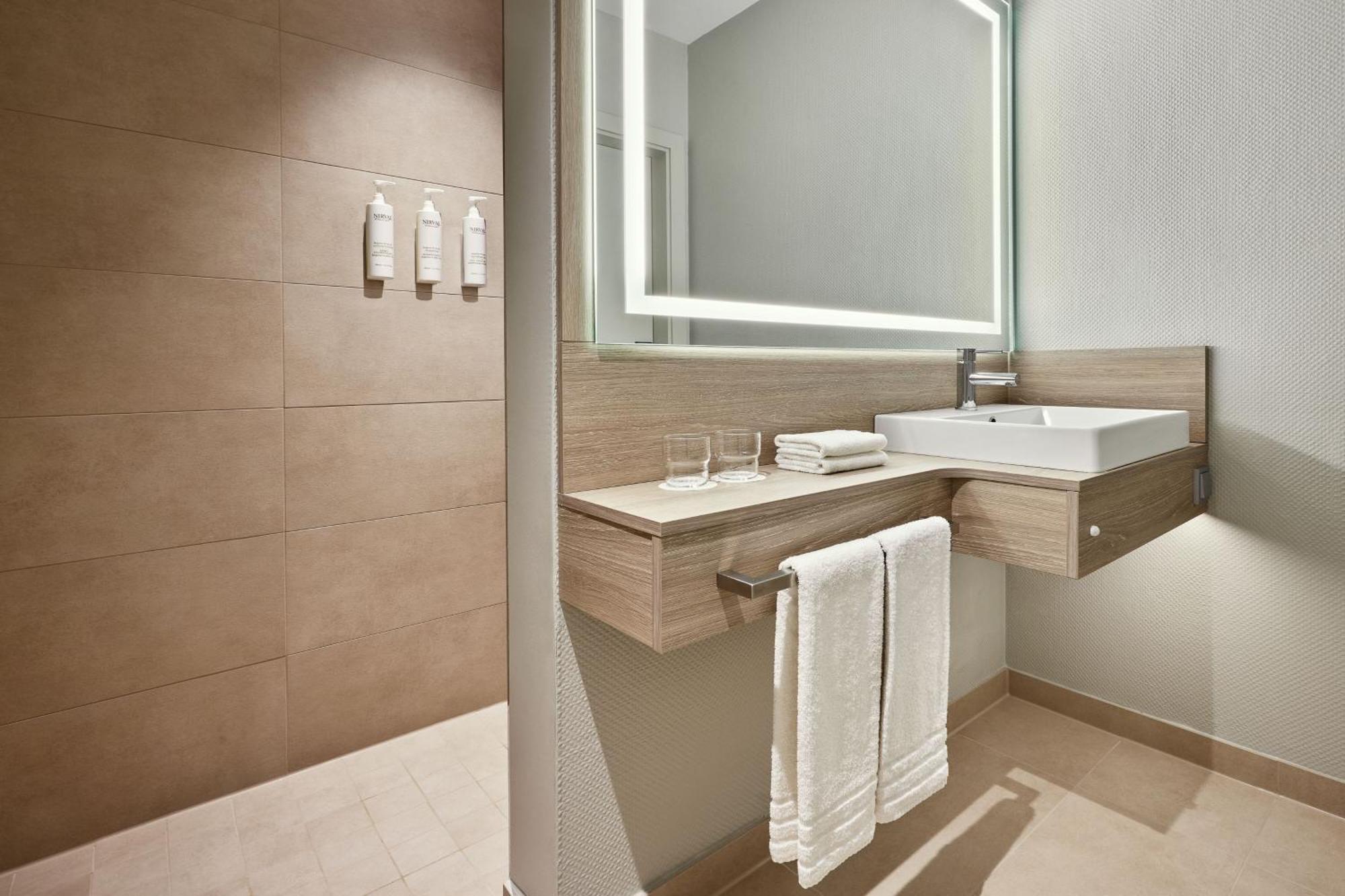 Standard Twin Room with Inland View