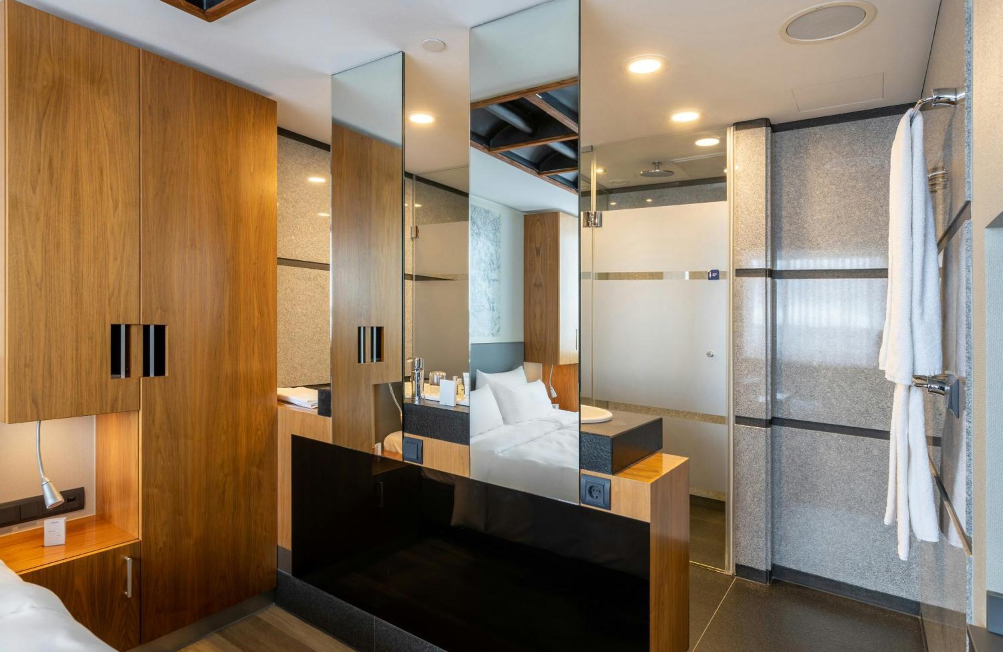 NYX Suite