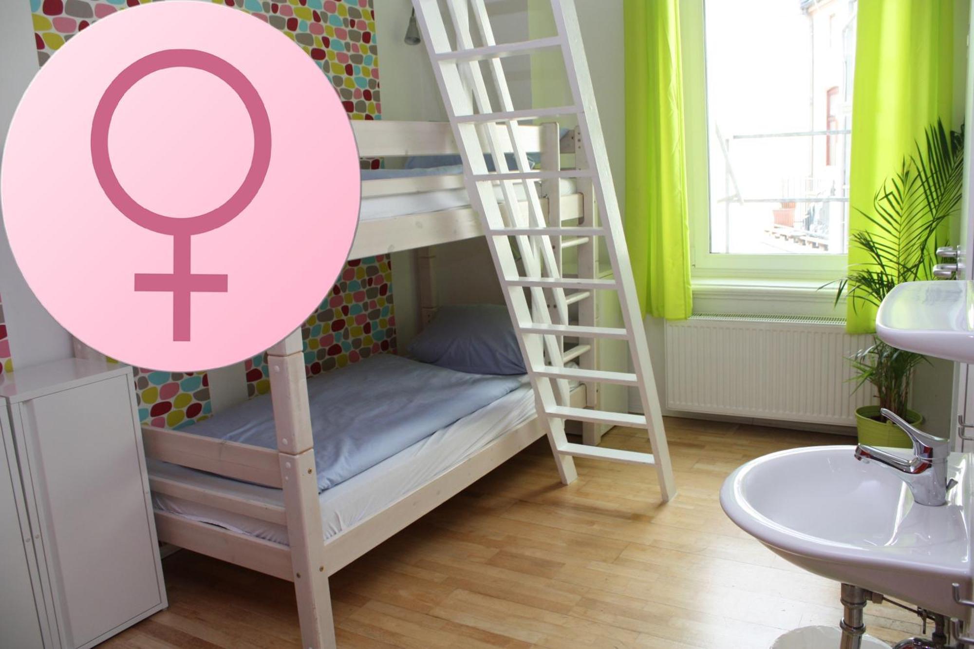 Bed 5-Bed Female Dormitory Room