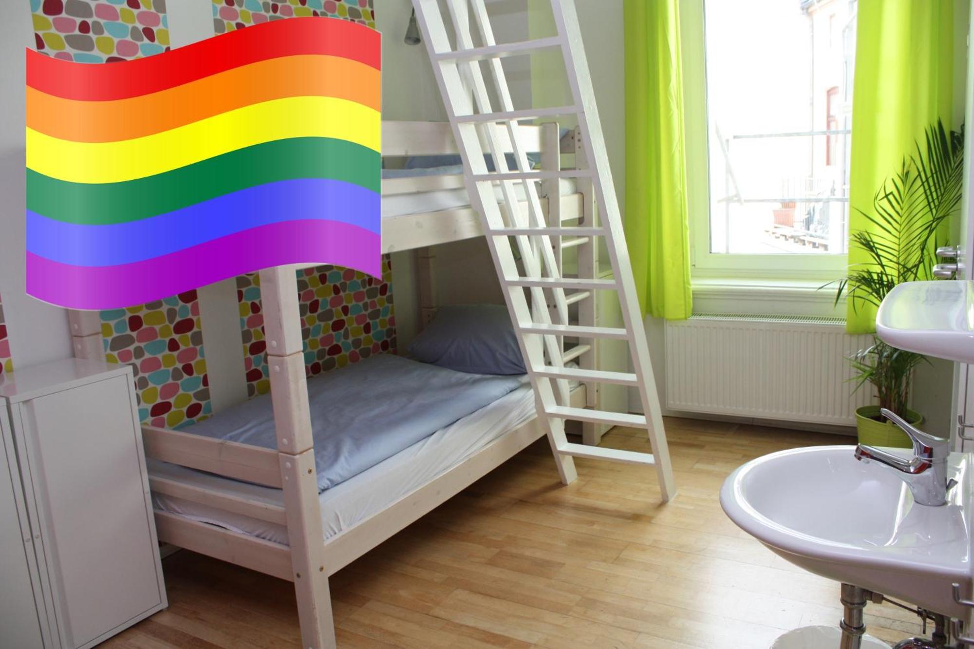Single Bed Mixed Dormitory Room