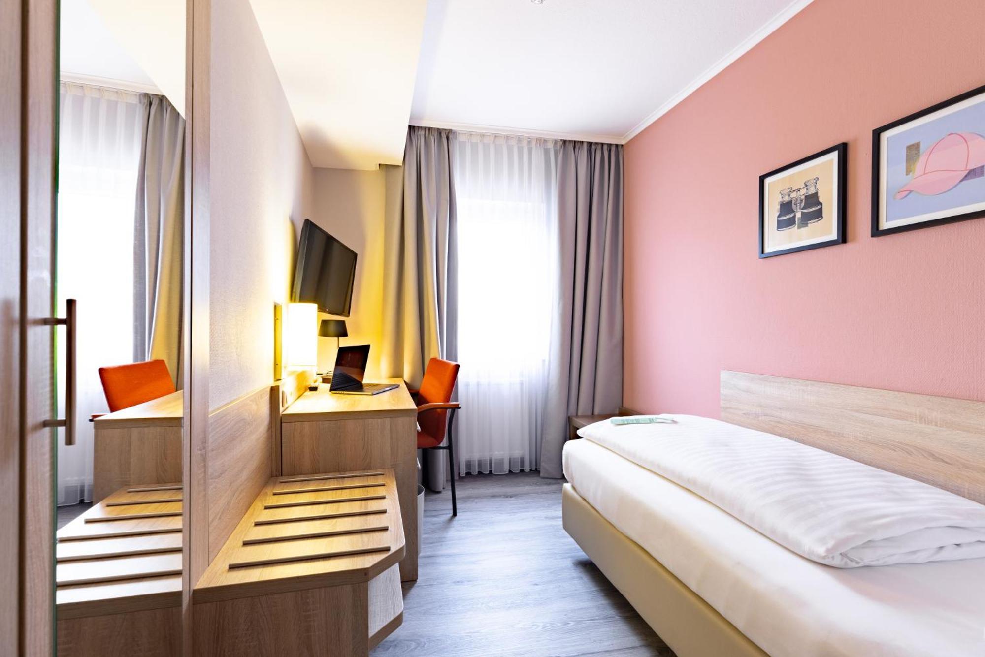 Cosy Single Room