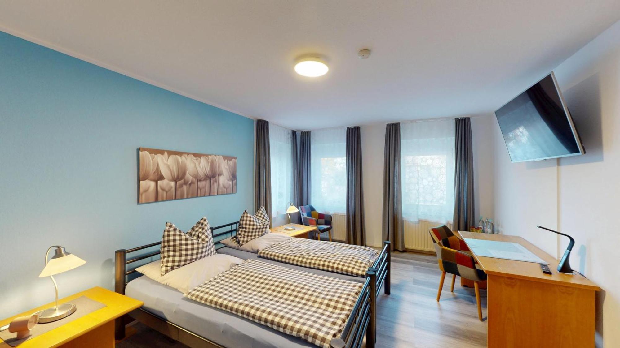 Triple Room,1742615589:JPEG