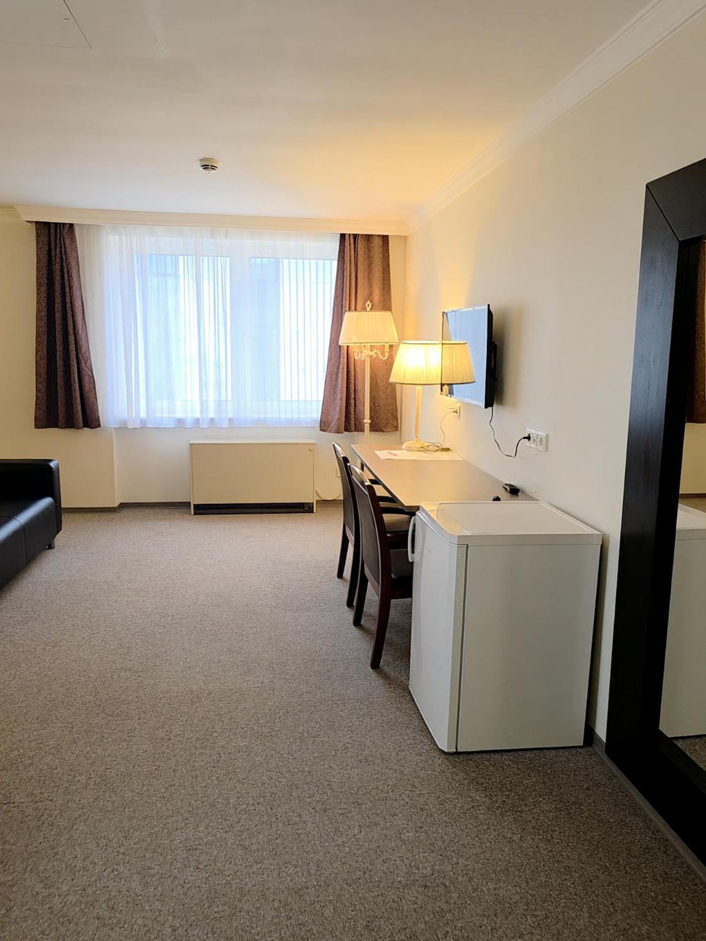 Deluxe Queen Suite