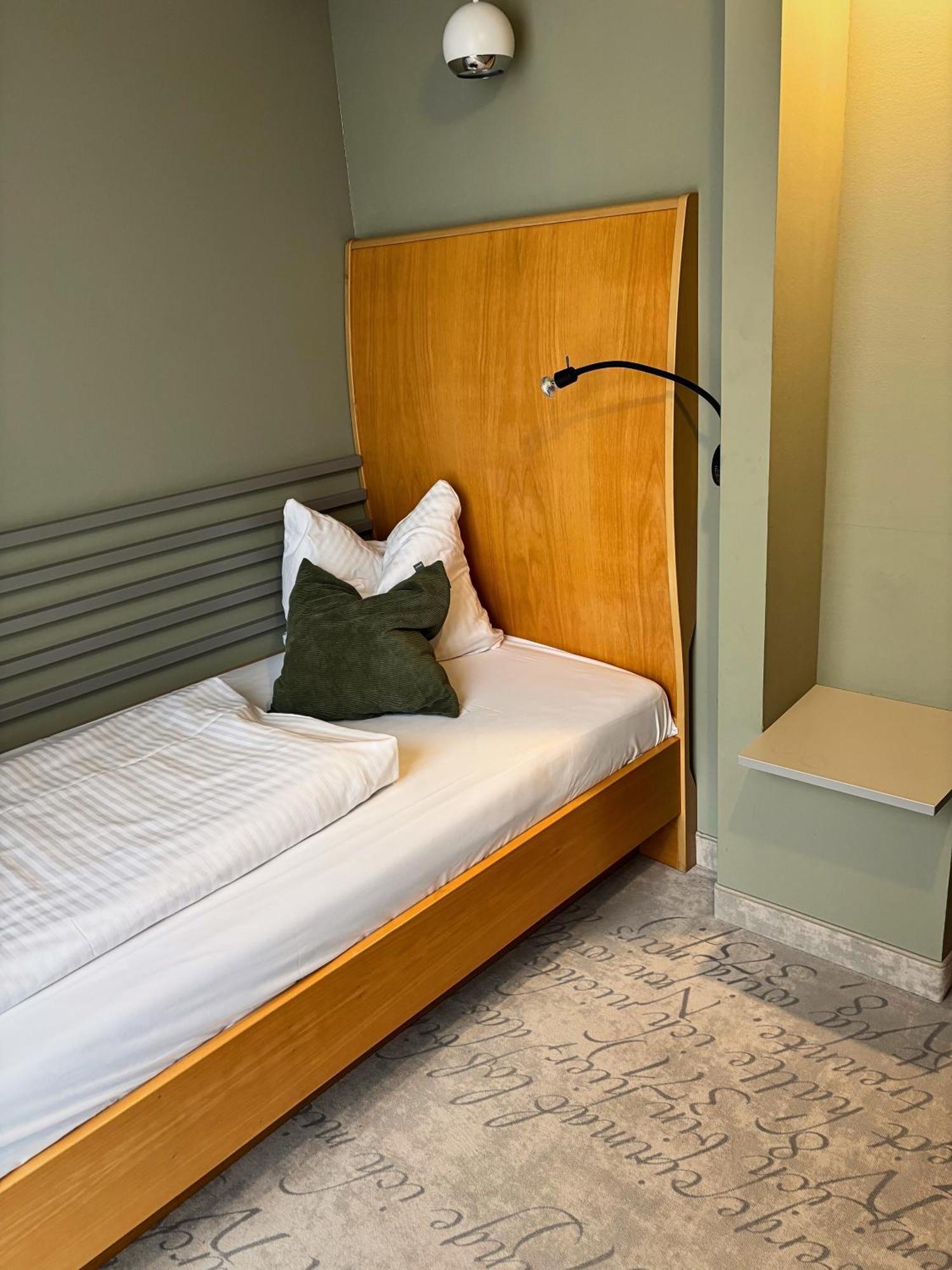 Superior Single Room,1758263585:JPEG