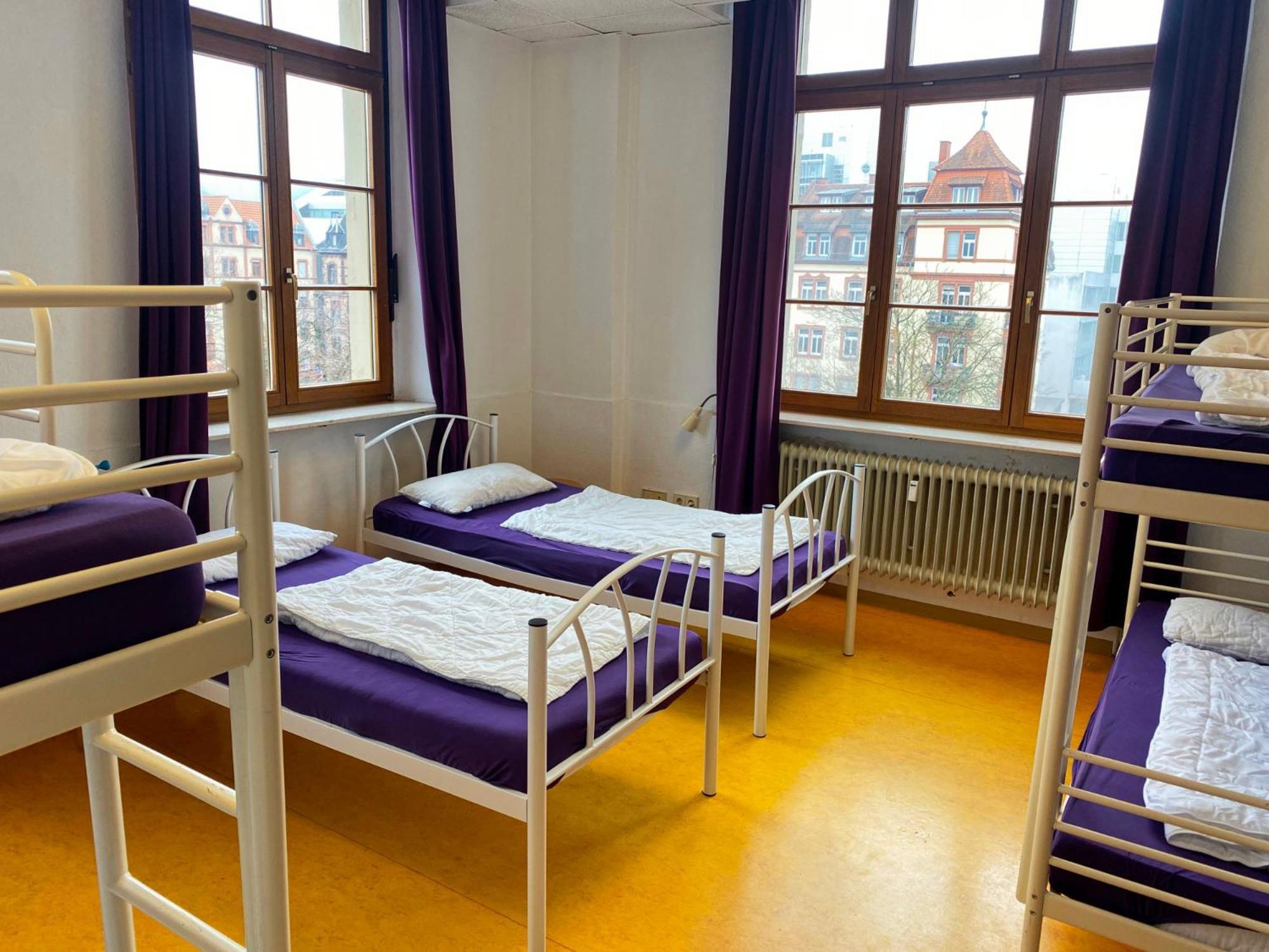 Bed 6-Bed Mixed Dormitory Room
