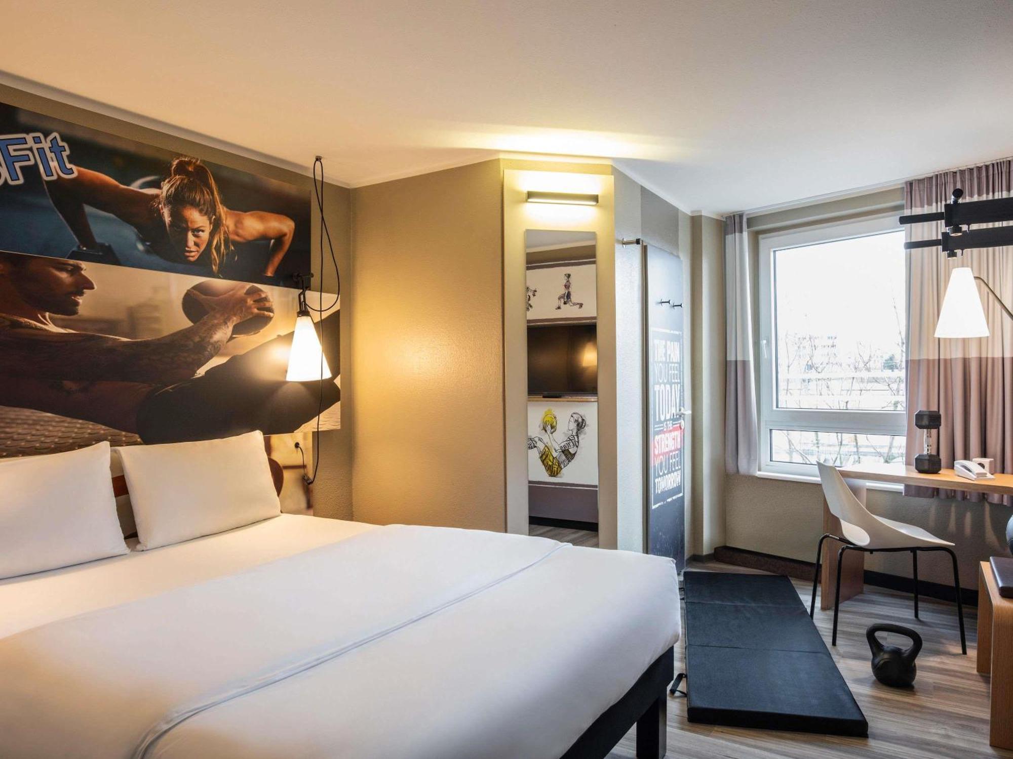 Standard King Room