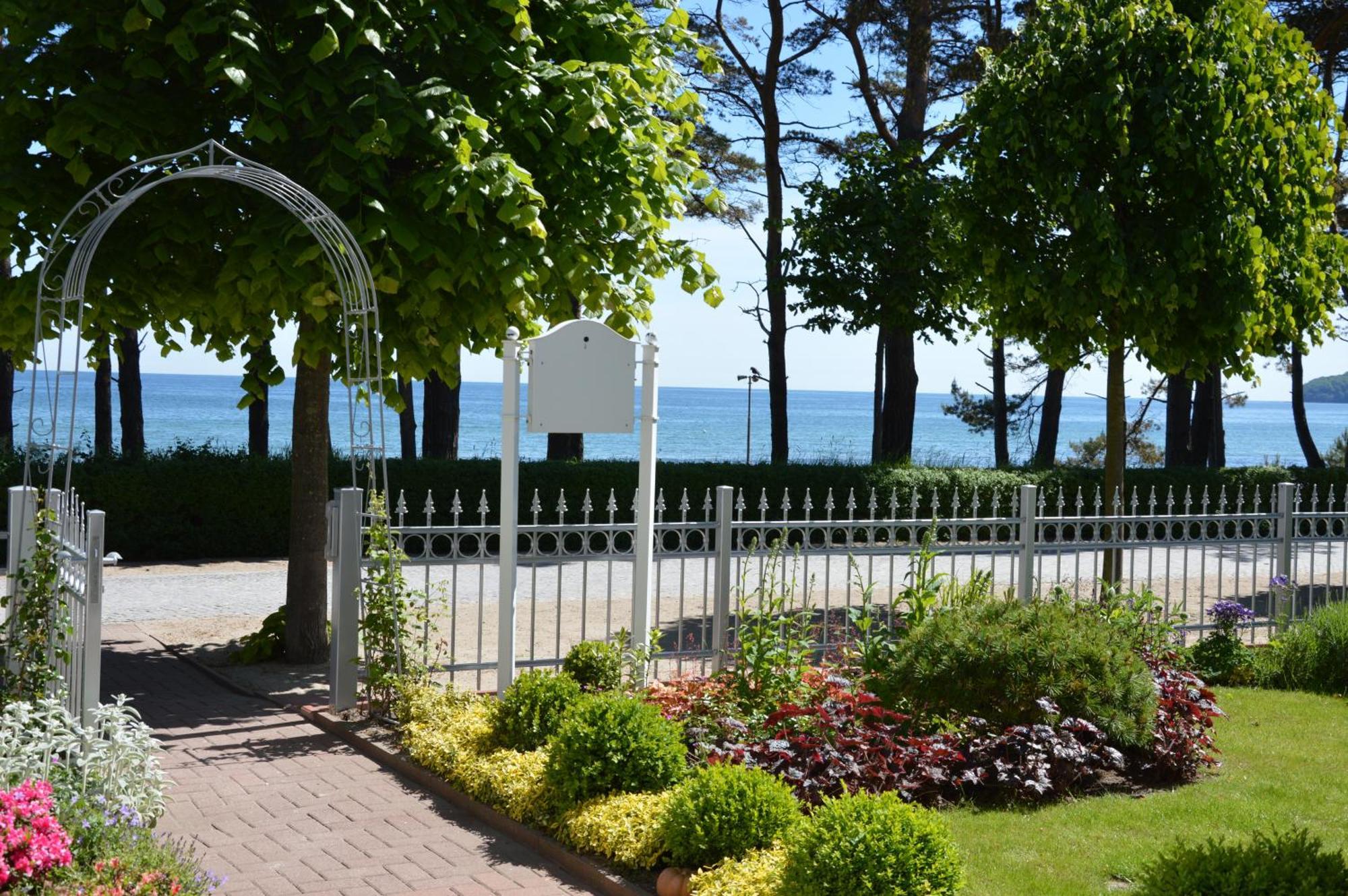 Apartment im Souterrain mit Terrasse