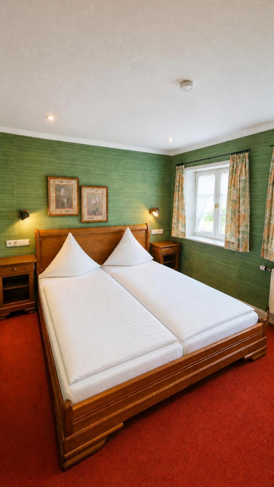 Cottage-Style Double Room