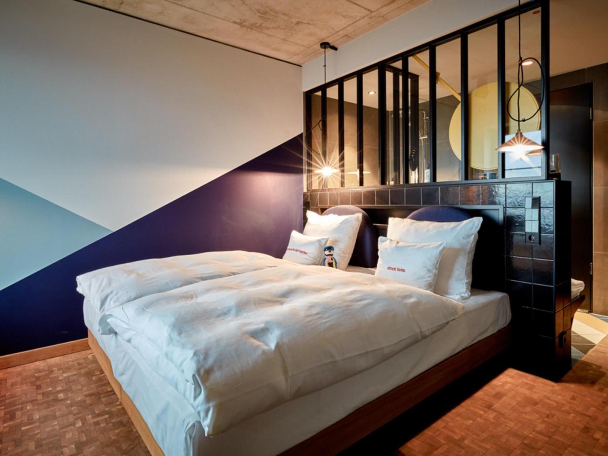 Medium Room