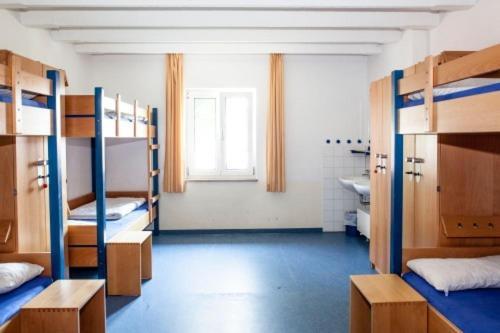 Familienzimmer mit Gemeinschaftsbad