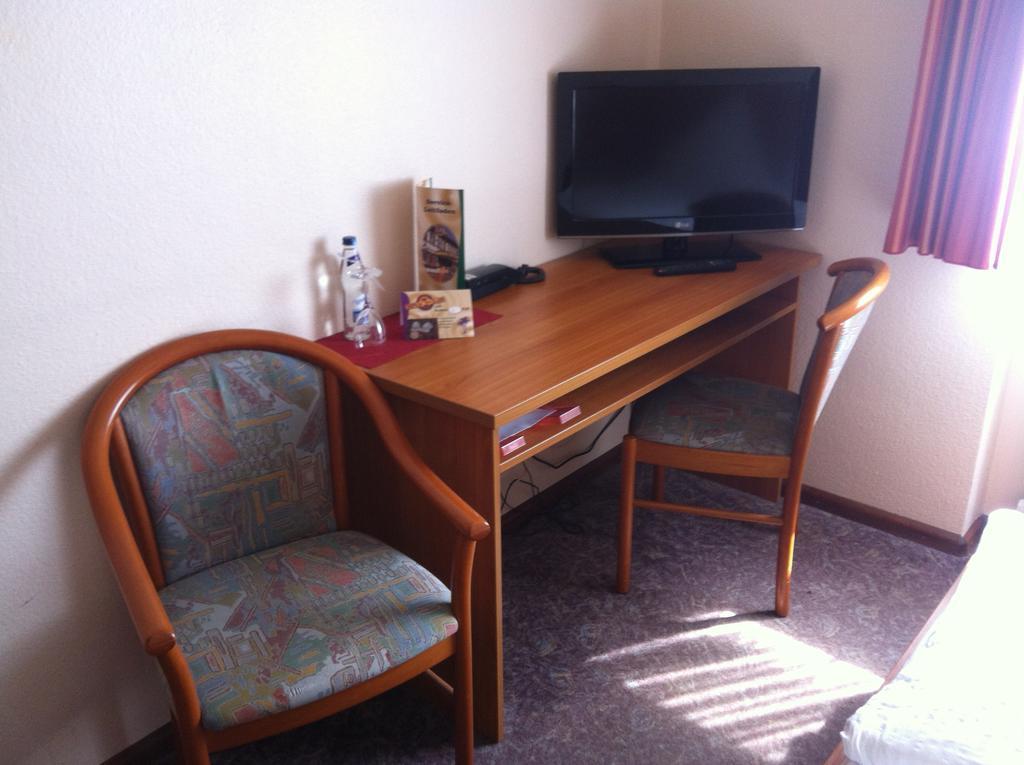 Doppel-/Zweibettzimmer mit eigenem Bad