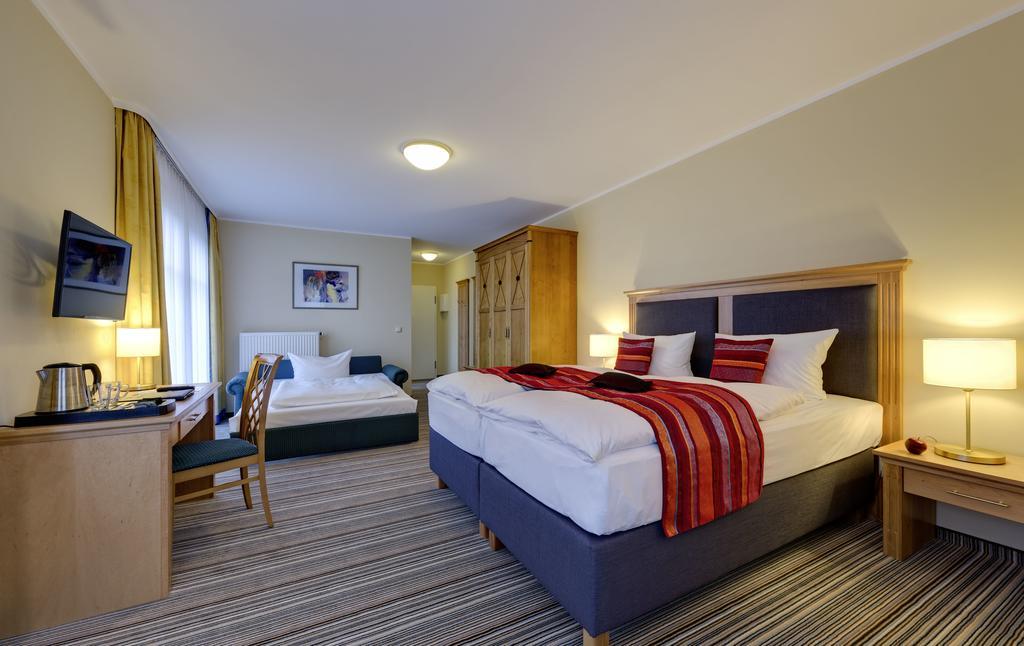 Deluxe Double Room with Balcony and Sea View