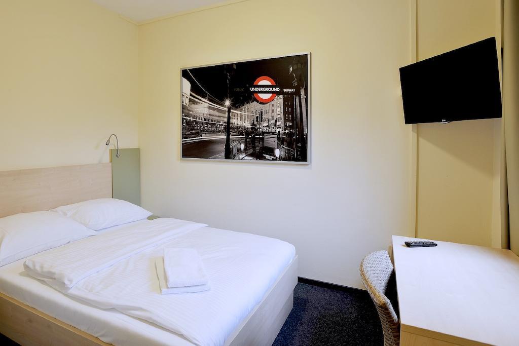 Standard Room,243664153:JPEG